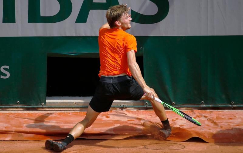 Illustration for article titled David Goffin Retires From French Open Match After Tarp Fucks Up His Ankle